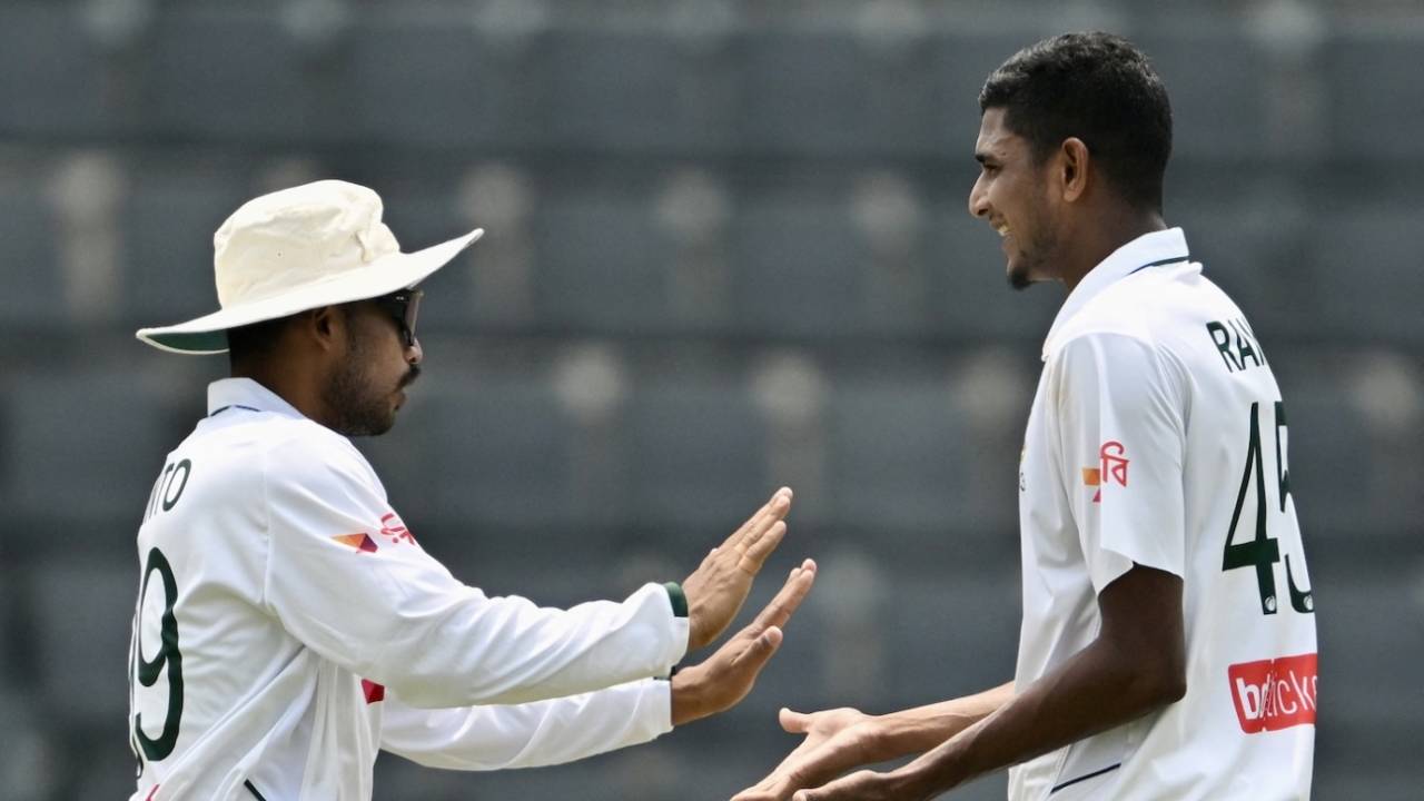 Sinking Ship ko bachane ki nakam koshish: Babar Azam and Shan Masood fight back after Bangladesh early strikes