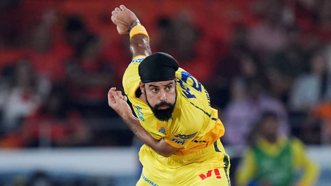 CSK vs GT: MS Dhoni missing in action as Ruturaj Gaikwad opts to bowl first in Ahmedabad thriller