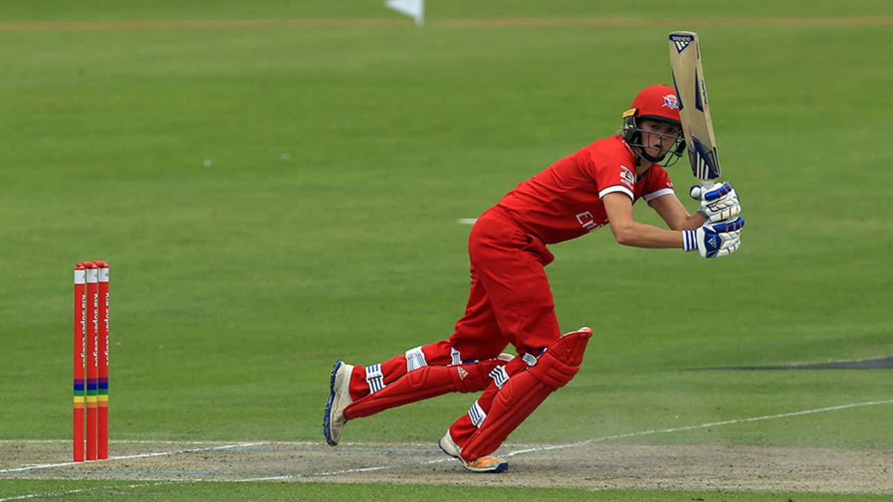 Vitality Blast: Bryony Smith ka Toofan, Surrey ne Lancashire Thunder ko kiya dher
