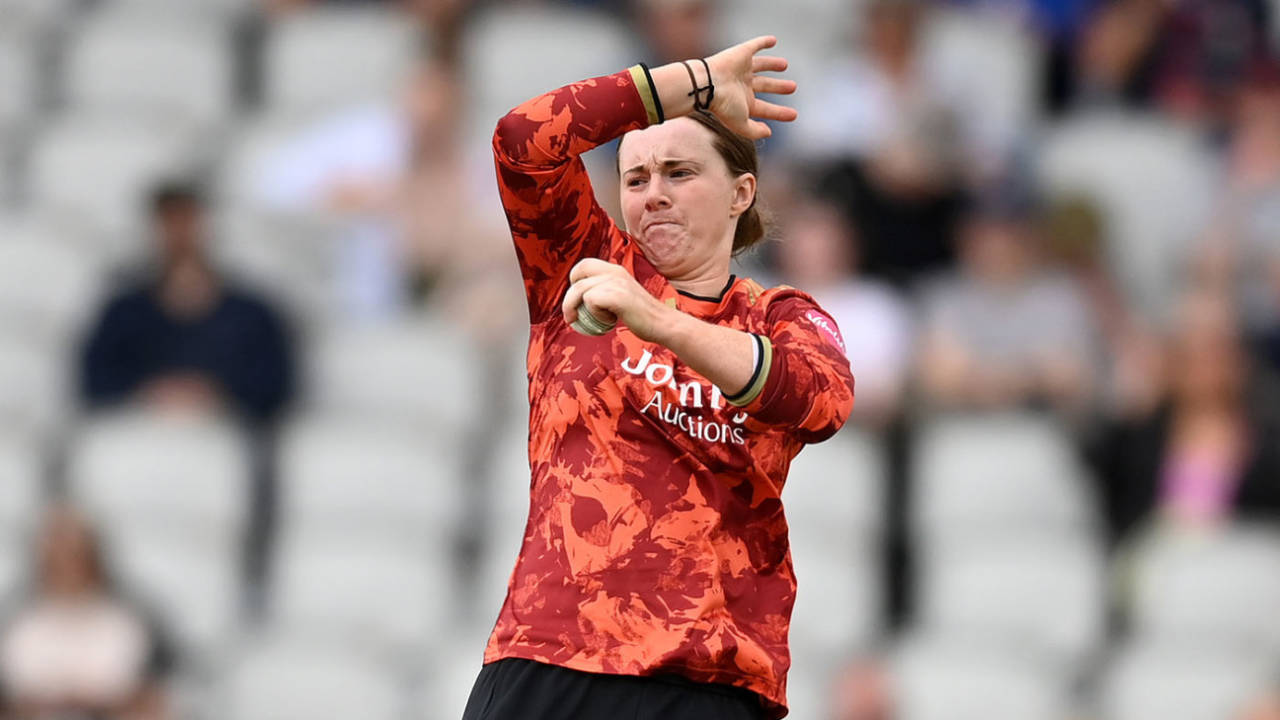 Charli Knott Ka Debut Par Toofani Ardhshatak: The Blaze Ne Vitality Blast Mein Yorkshire Ko Di Karari Shikast