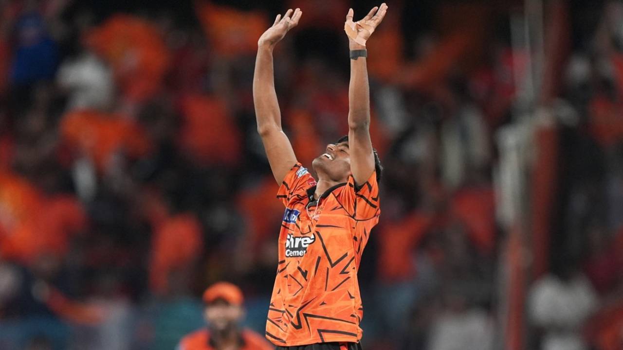 Pat Cummins ne Eshan Malinga aur Sakib Hussain ko bataya Captain ka Sapna: SRH ka Bowling Masterclass