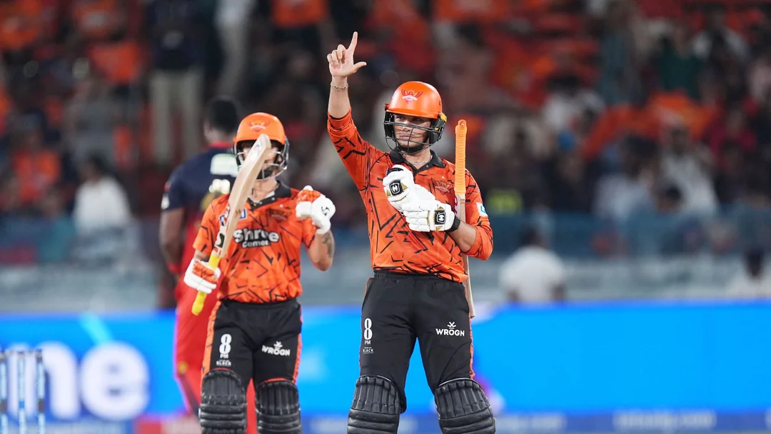 SRH's 255/4 Storm Shakes Hyderabad, But RCB Still Walk Away With The No.1 Crown