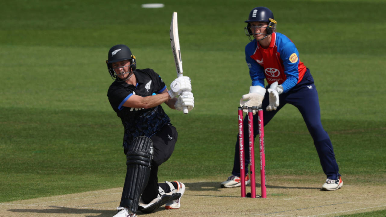 Sophie Devine Masterclass: 11 runs par 4 wicket girne ke baad New Zealand ne England ko kaise dhoya?