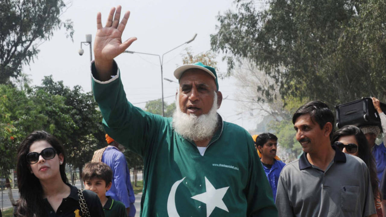 Pakistan Cricket Ki Barbadi Dekh Kar Chacha Cricket Ne Bhi Maani Haar: Famous Mascot Abdul Jalil To Retire This Year