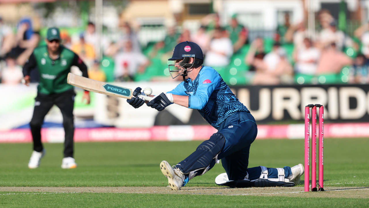 Aneurin Donald ka Destructive Masterclass: Derbyshire Falcons ne Local Rivalry mein Nottinghamshire ki dhajjiya udayi!
