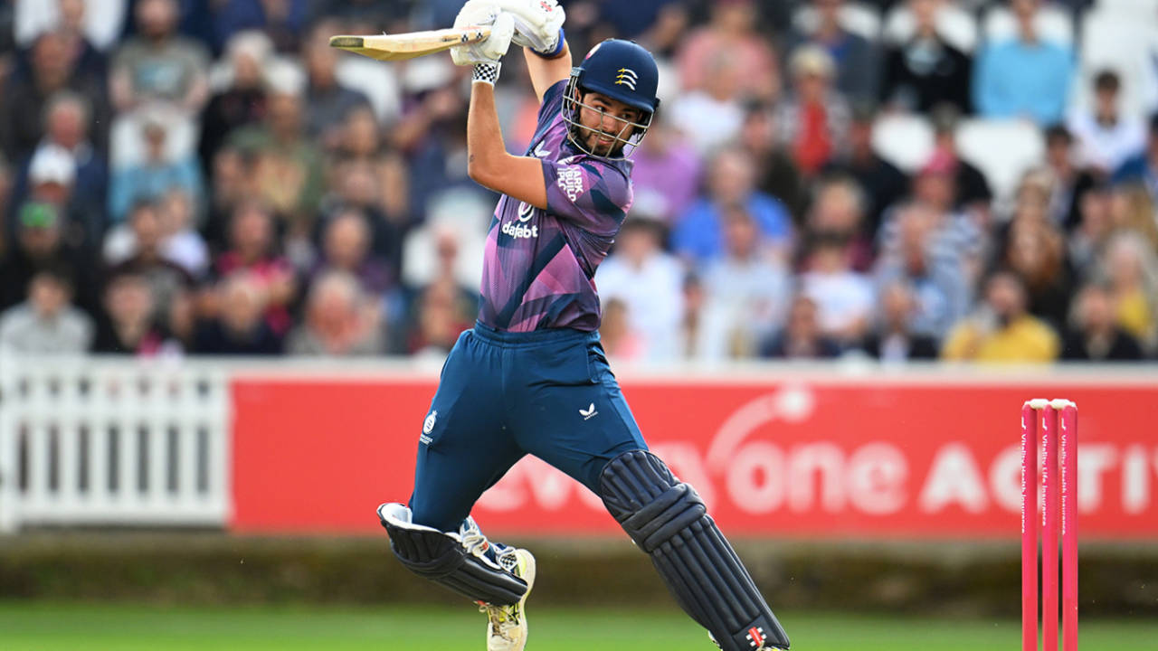 Middlesex Ki Pehli Jeet: Max Holden Aur Joshua De Caires Ne Sussex Ka Nikala Tel