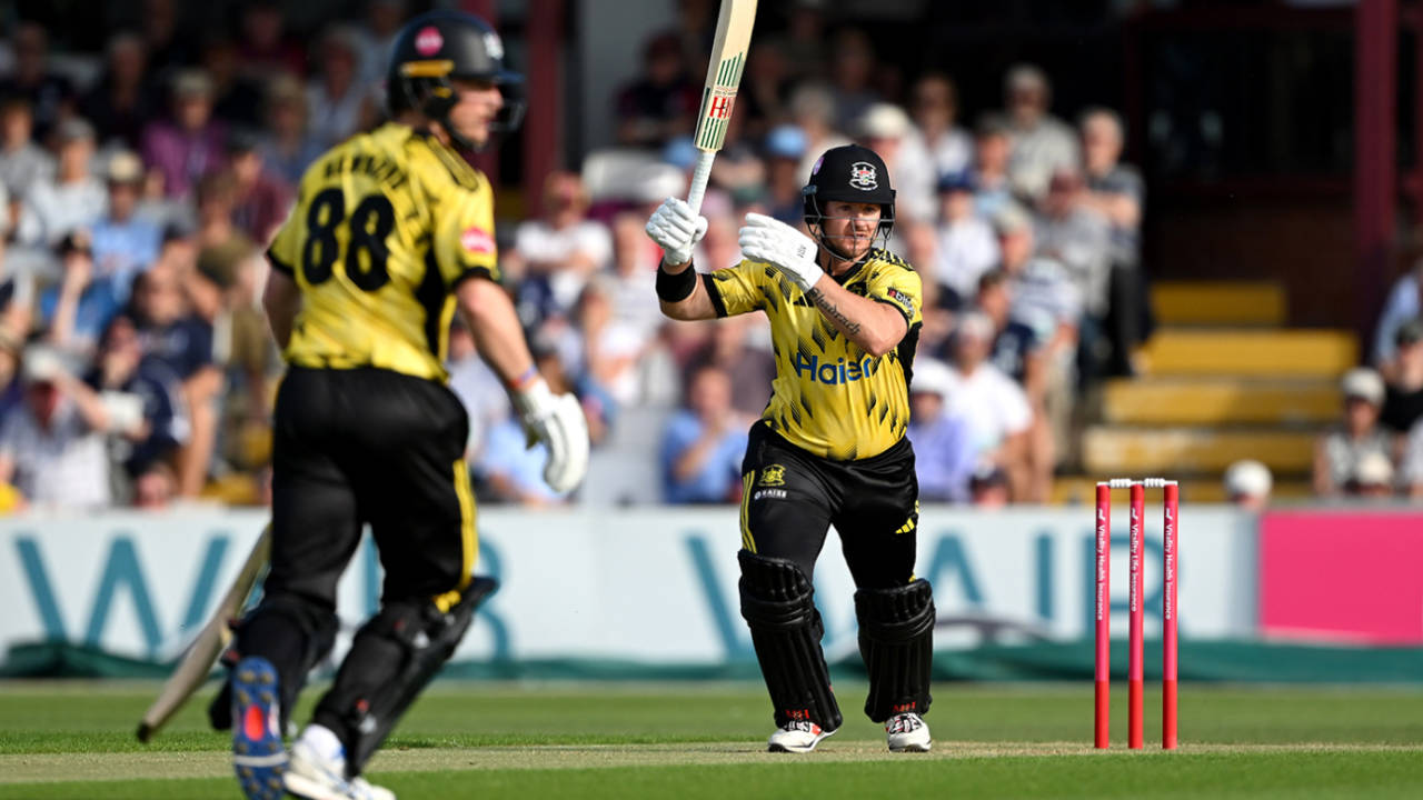 D'Arcy Short Ka One Man Show: Gloucestershire Ne Yorkshire Ko Kiya Past, Hasan Ali Ki Mehnat Gayi Pani Mein!