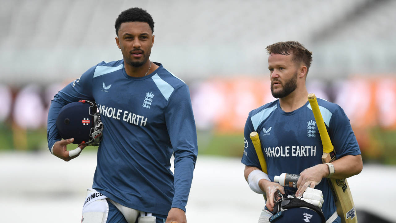 New Zealand Bowlers Ka Lord's Mein Halla Bol: Emilio Gay Ka Debut Aur England Ki Agni Pariksha