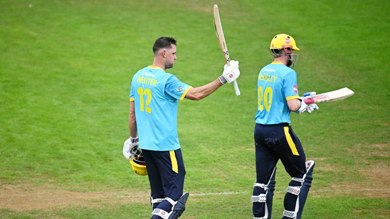 Beau Webster ka Taunton mein Toofani Century: Warwickshire ne Defending Champions Somerset ko dhoya