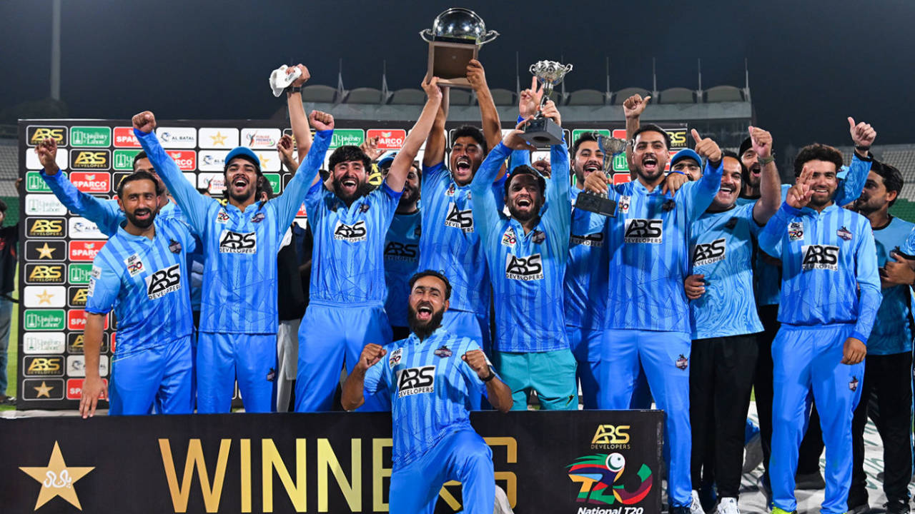Shadab Khan ki Abbottabad ne Karachi Whites ko dhoya: Shan Masood aur Saud Shakeel hue fail