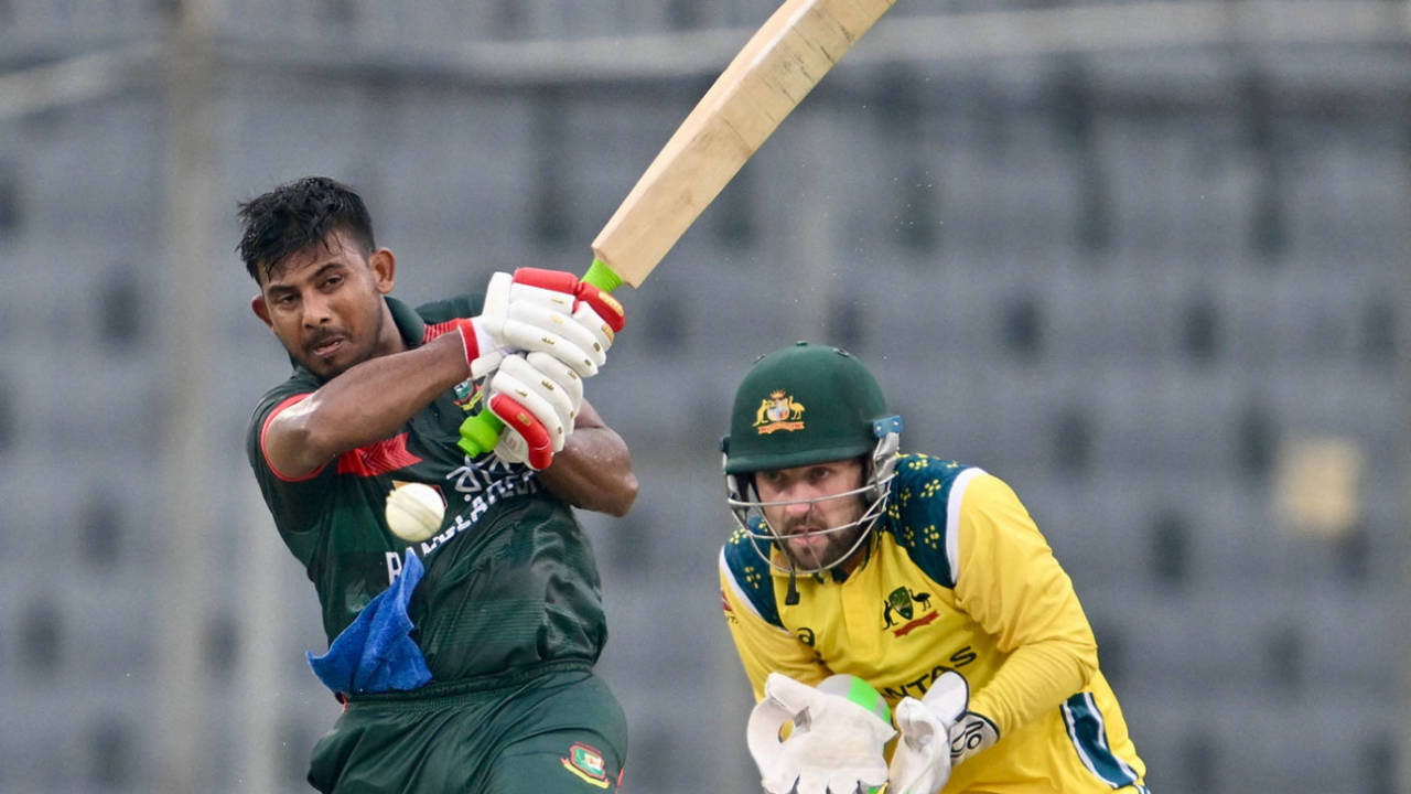 Mosaddek Hossain Ka Comeback Masterclass: Australia Ki Ghatiya Fielding Ne Bangladesh Ko Diya 284 Runs Ka Tohfa