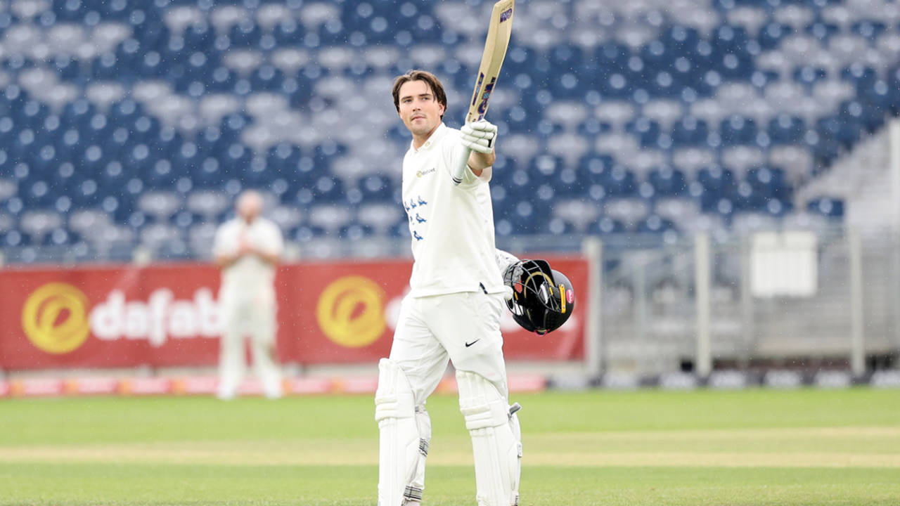 James Coles ka Double Century Dhamaka aur Jaydev Unadkat ka Support: Sussex ne Glamorgan ki Halat Tight kar di