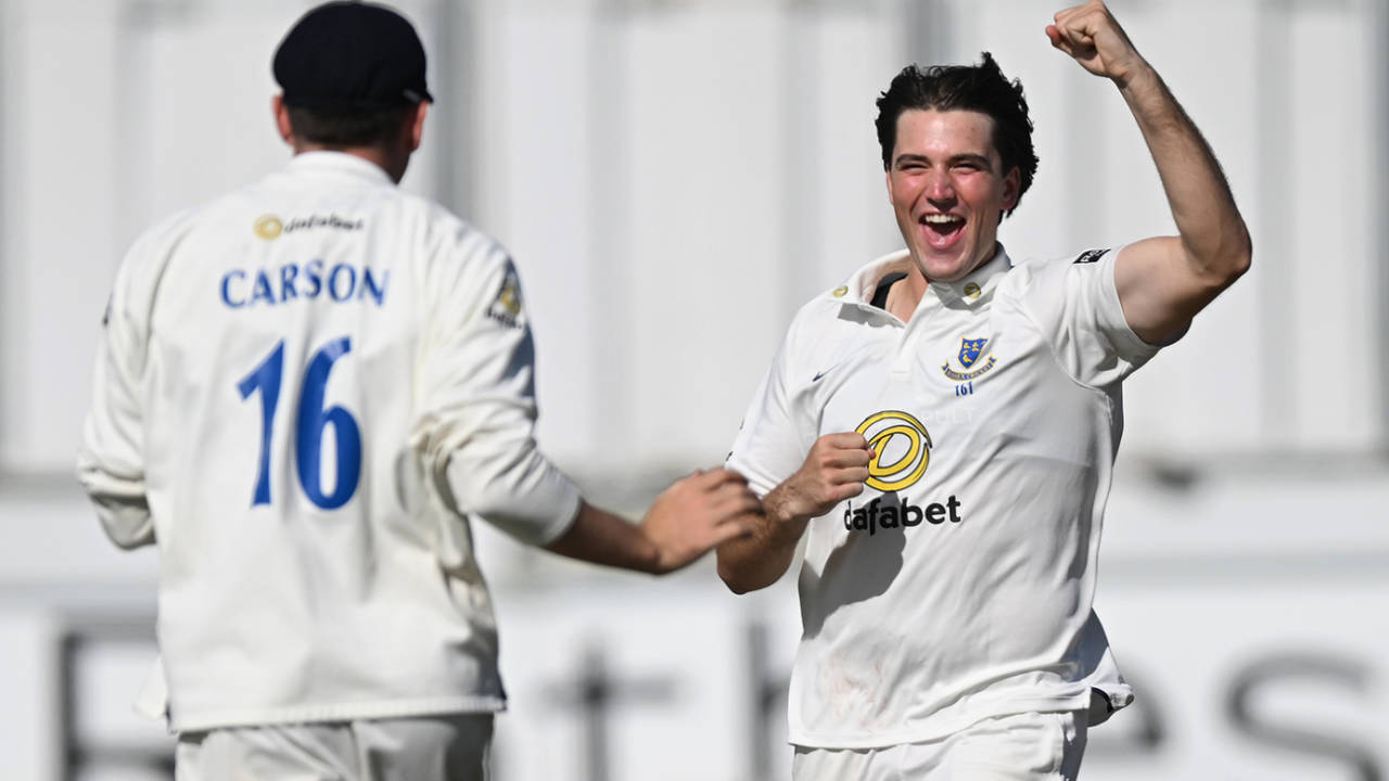 Sussex ne Glamorgan ka kiya bura haal: James Coles aur Jaydev Unadkat ke tufan mein udi Welsh team!