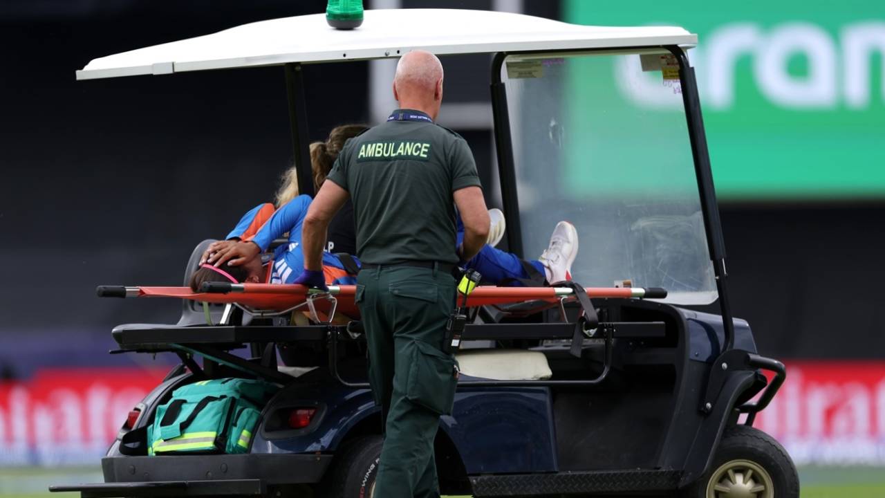 Shreyanka Patil Stretchered Off: Netherlands Ke Khilaaf Bad Luck, Team India Ki Chinta Badhi