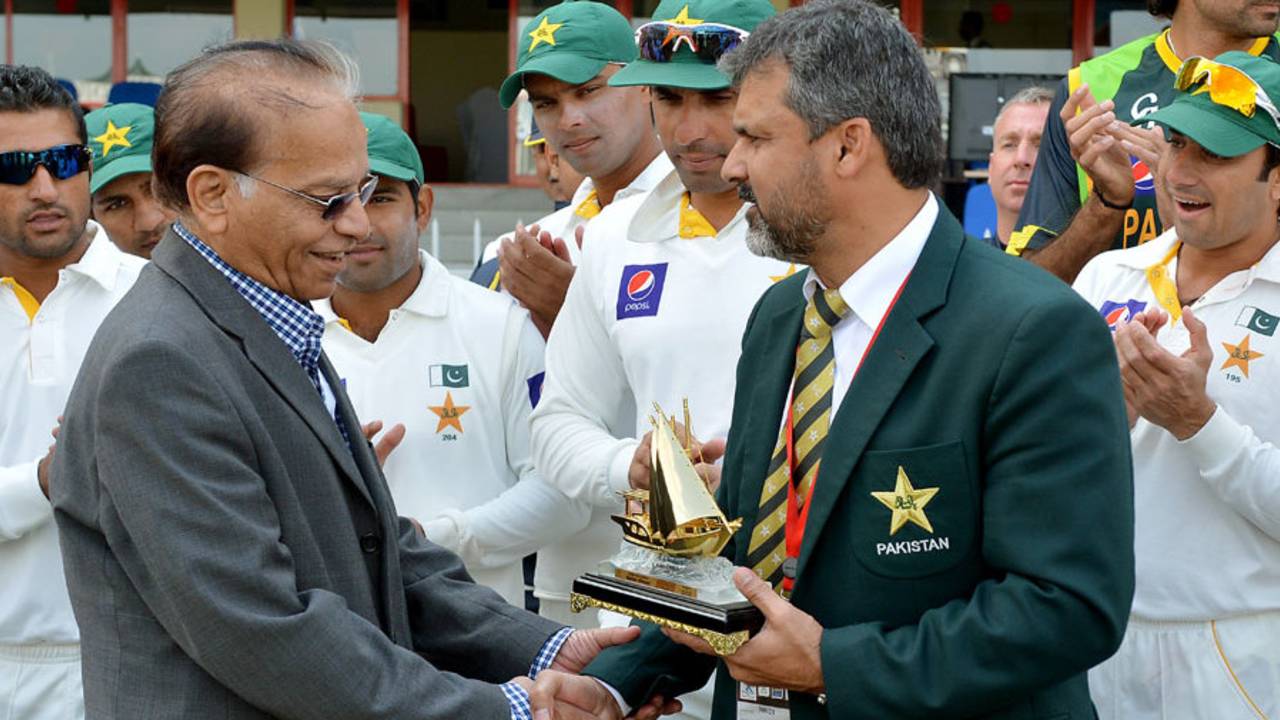 Gavaskar Ke 10K Se Kumble Ke Perfect 10 Tak: Legendary Journalist Qamar Ahmed No More At 88