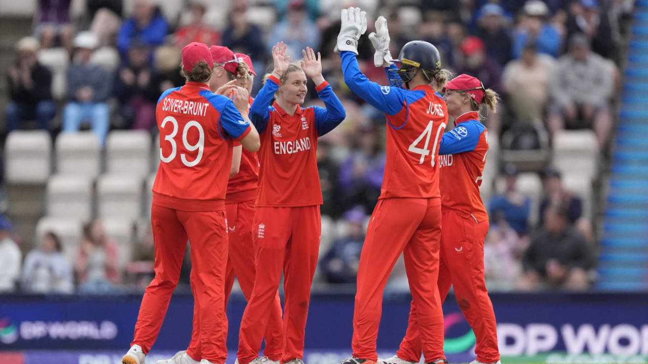 Nat Sciver-Brunt Out Phir Bhi Tension Nahi: Sophie Ecclestone Ne Kaha Charlie Dean Hai Asli Mastermind!