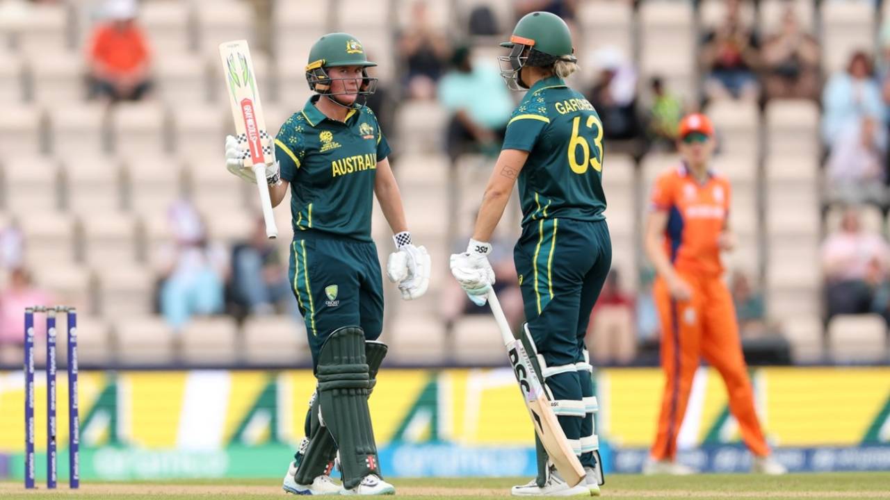Beth Mooney Injury Ki Tension Ke Beech Australia Ne Netherlands Ko Diya 219 Runs Ka Masterclass