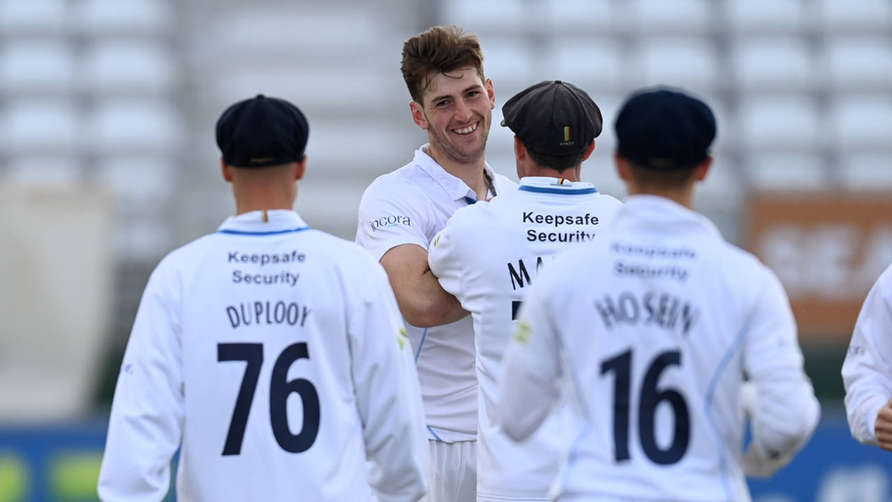 Ben Aitchison Ne Kiya Lancashire Ka Bura Haal: Derbyshire Ki Historic Jeet Mein Michael Holding Wala Jalwa