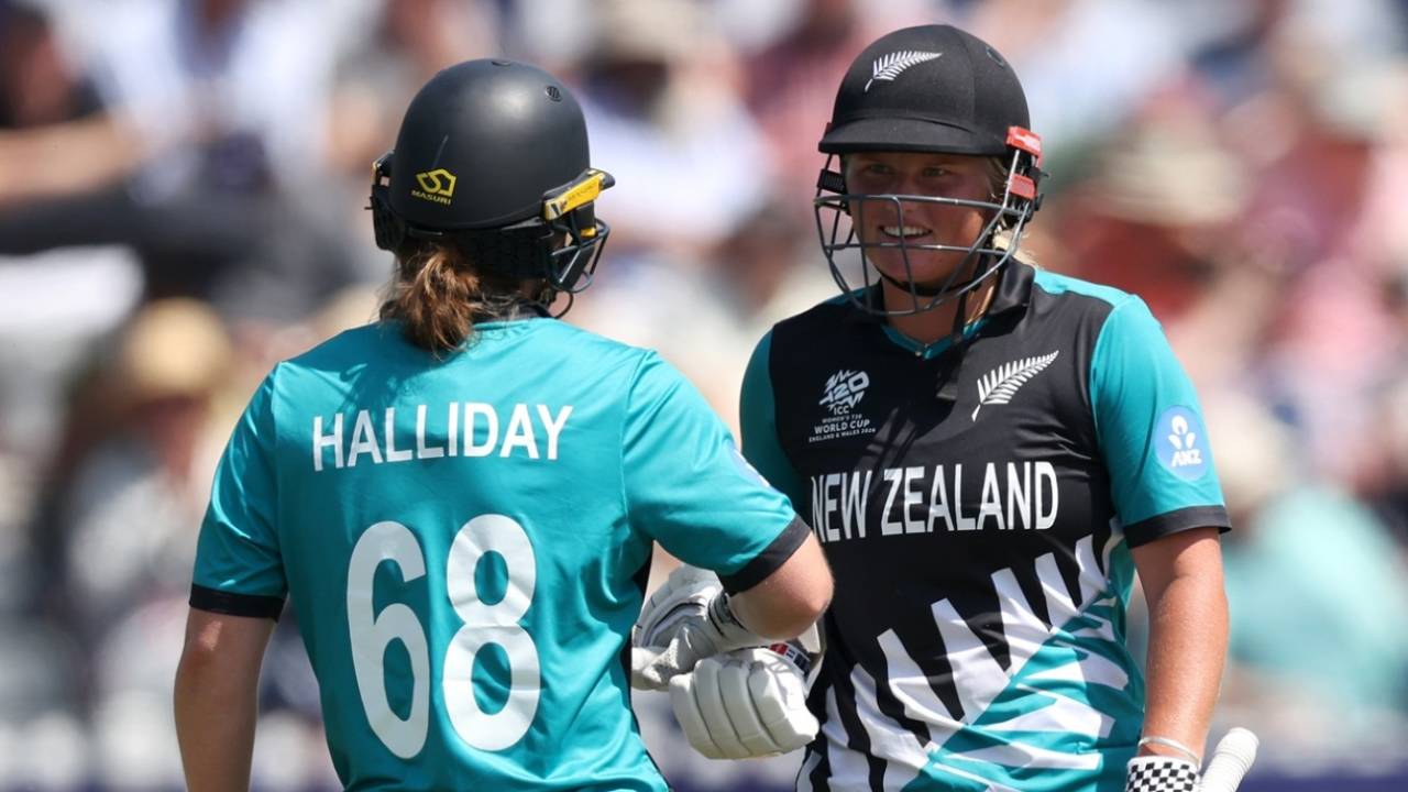 New Zealand ki semi-final race hui tez as Izzy Sharp and Brooke Halliday blunt Scotland dreams