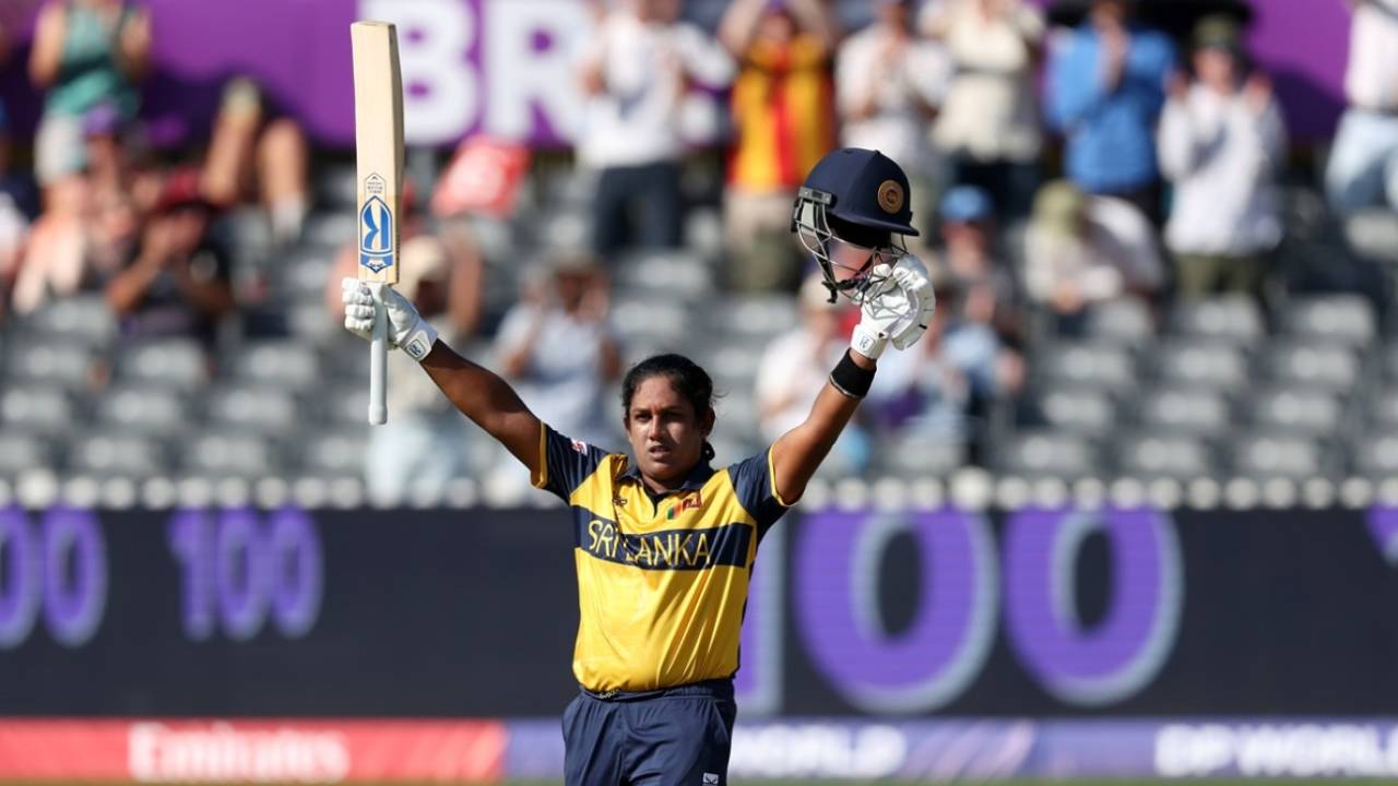 Chamari Athapaththu ka Brutal Masterclass: Ireland ki Dhajjiya Udakar Sri Lanka ki Semi-Final Hope Zinda Rakhi