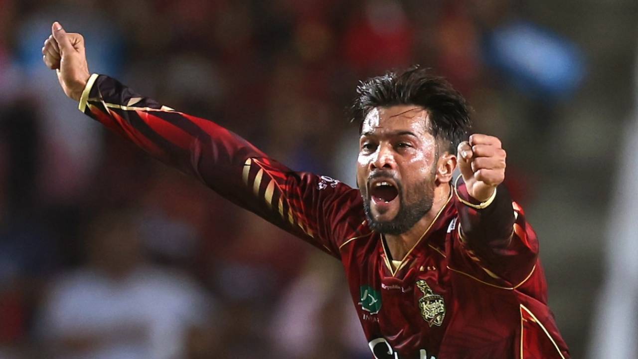 Mohammad Amir Bani Angrez: Nottinghamshire Mein Local Player Ban Kar Machayenge Gadar!