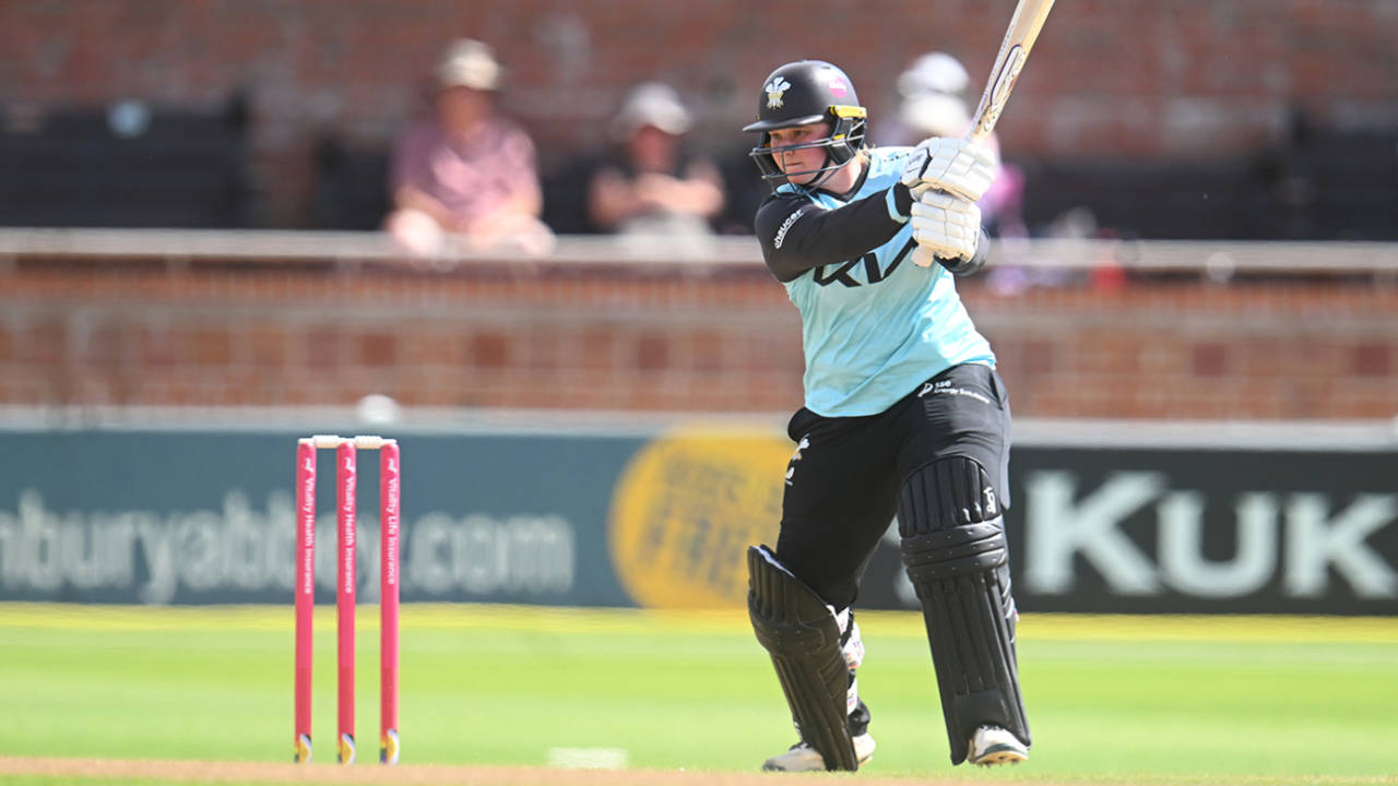 Captain Bryony Smith Ka Masterclass Aur Laura Harris Ka Spin Attack: Surrey Ne Somerset Ko Diya Zor Ka Jhatka