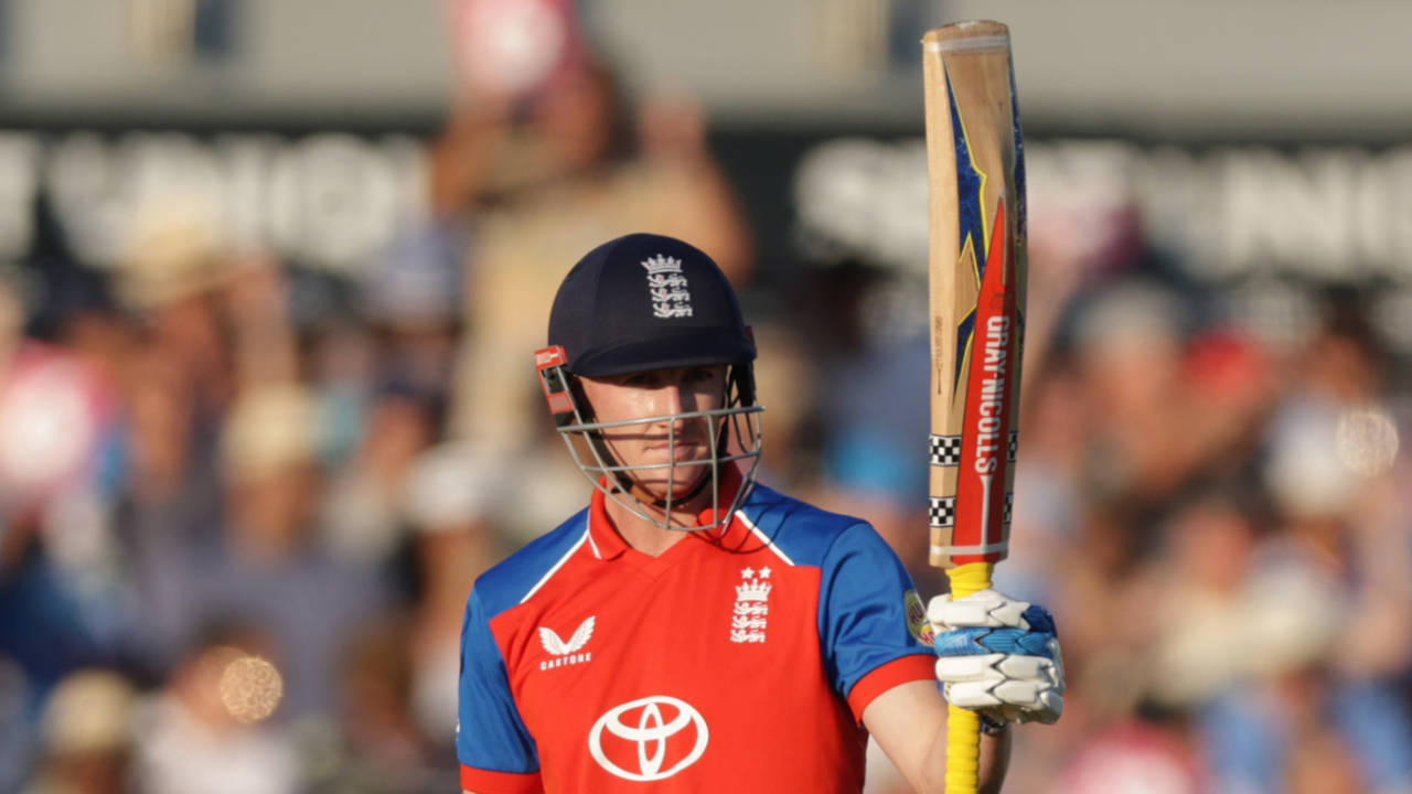 Bristol Mein India Ka Collapse: Shreyas Iyer Ki Mehnat Par Harry Brook Aur Phil Salt Ne Phera Paani
