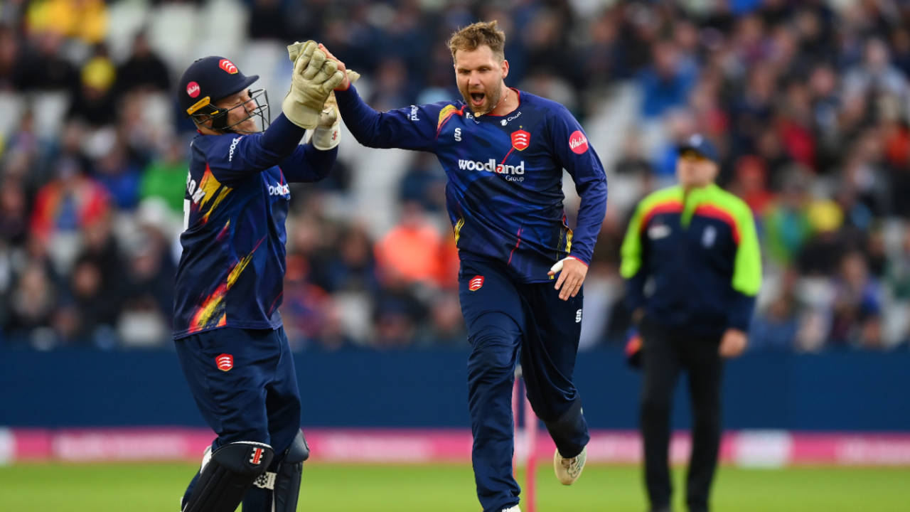 Matt Critchley Ne Hampshire Ki Bajayi Band: Essex Ne Vitality Blast Quarter-Final Ki Race Ko Banaya Interesting
