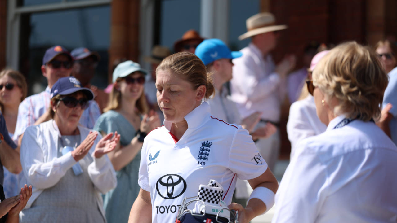 End Of An Era At Lord's: Heather Knight Ne Kiya Retirement Ka Elaan, India Ke Khilaaf Khelenge Aakhri Test!