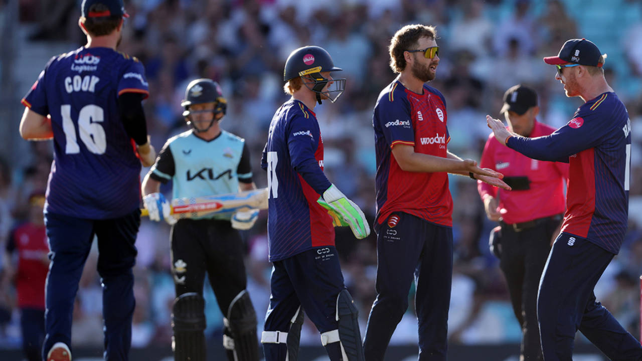 Essex ka Quarter-Final Ticket Confirm: Matt Critchley ki Jadoogari aur Michael Pepper ki Tabahi ne Surrey ko Kia Oval mein hi lita diya