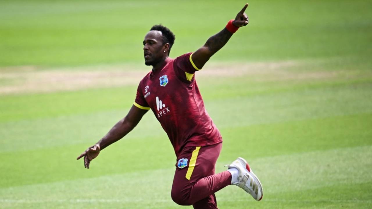 West Indies vs New Zealand: Guyana Mein Spin Ka Jaal, Mitchell Santner Ne Toss Jeet Kar Pehle Chuni Bowling