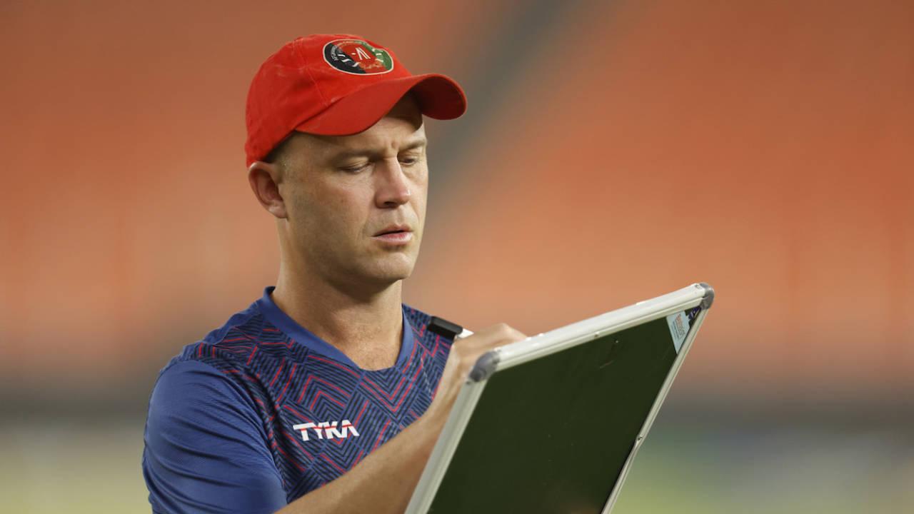 Jonathan Trott joins Ireland: England Test Coach ki race ke beech Ireland ke Consultant bane Trott!
