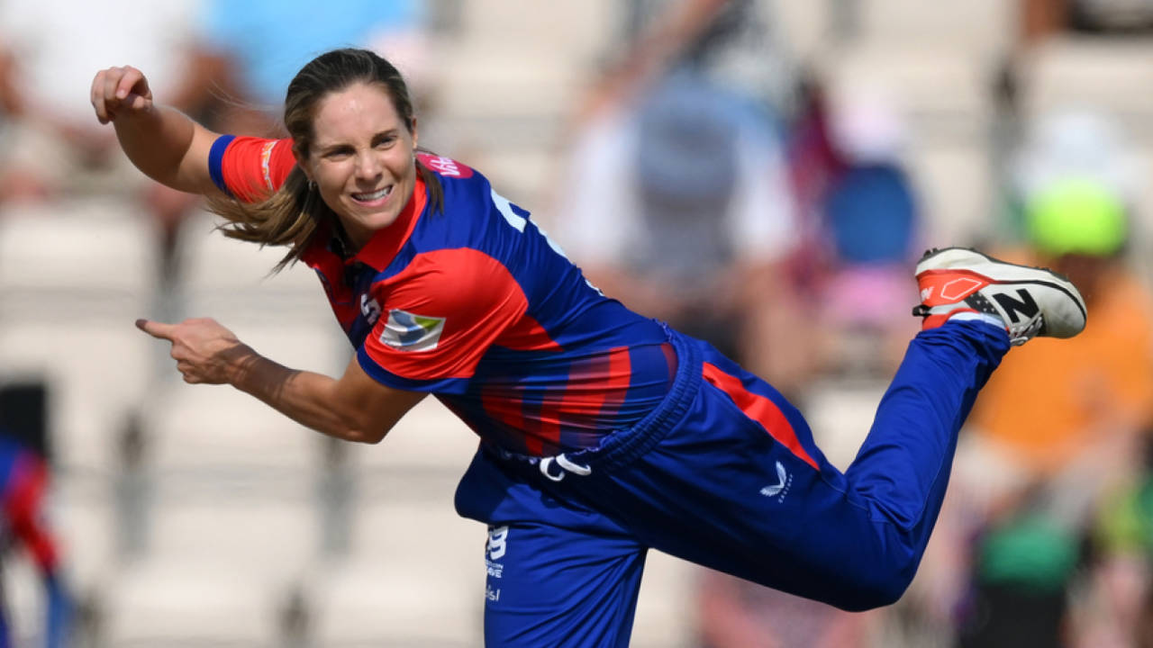 Sophie Molineux ka Captaincy Masterclass: Welsh Fire ki batting line-up 13 balls mein hui tabah