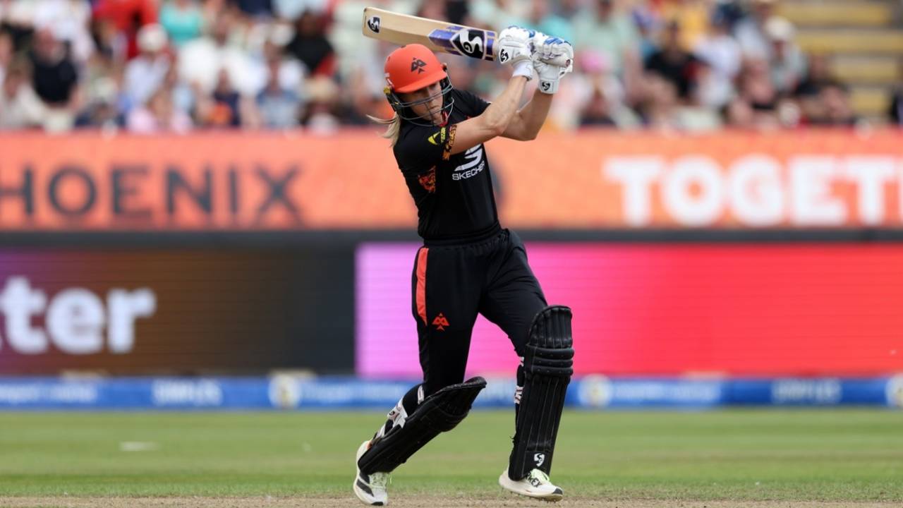 Queen Ellyse Perry Ki Royal Entry: Edgbaston Mein Machaya Gadar, Birmingham Phoenix Ki Pehli Jeet!