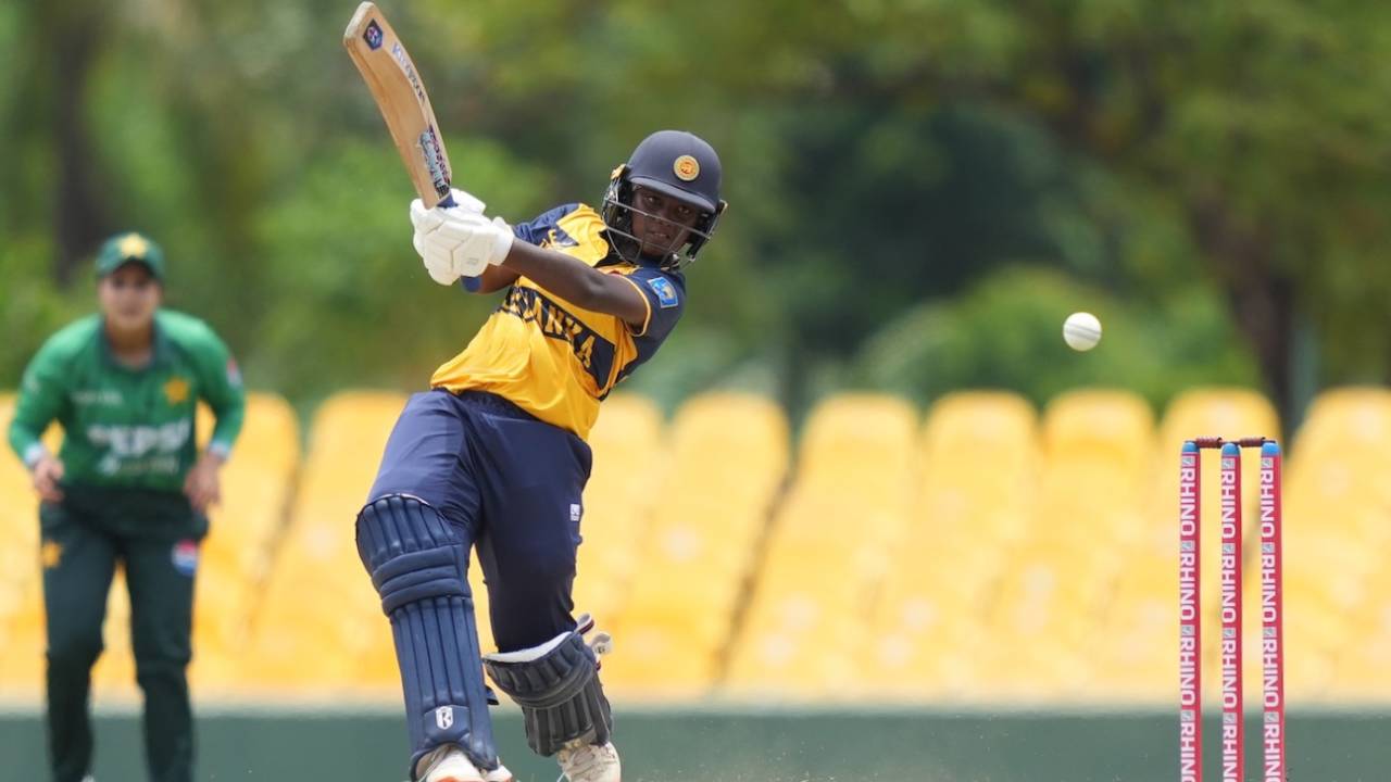 Chamari Athapaththu aur Sanjana Kavindi ki aandhi mein uda Pakistan: Sri Lanka ne series par kiya kabza