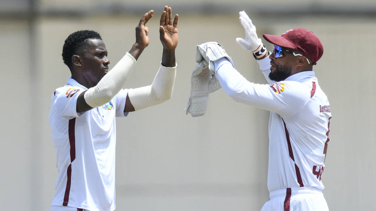 West Indies Bowlers ki Inconsistency par Ravi Rampaul ka gussa: Pakistan ke samne Ghutne Tek diye!