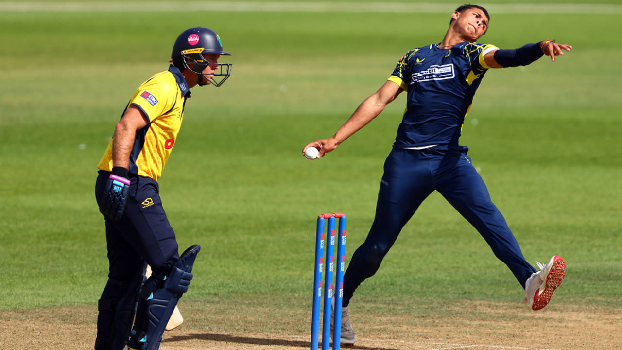 Manny Lumsden and Kyle Abbott destroy Glamorgan as Hampshire keep qualification dreams alive