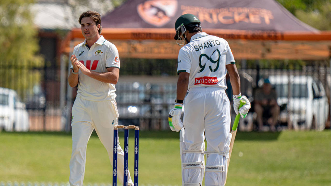 Bangladesh Cricket Ki Sharamnak Haar: Campbell Thompson Ne 8 Wickets Lekar Machaya Darwin Mein Gadar