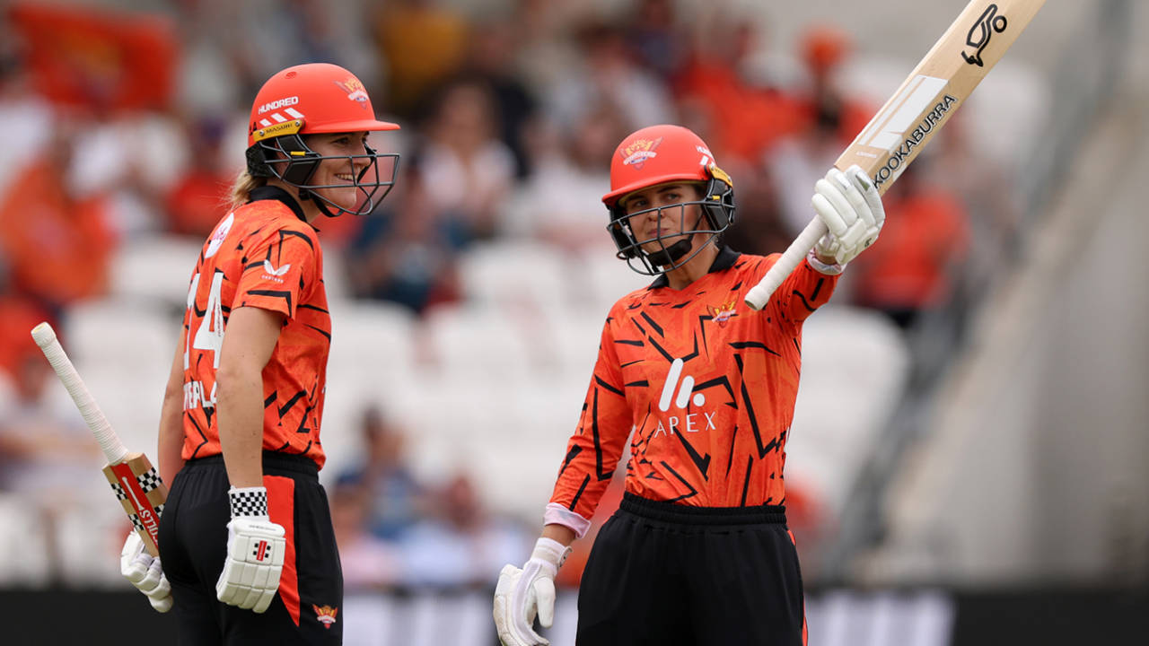 Phoebe Litchfield Ka Toofani Ardhshatak: Welsh Fire Ka Safaya Aur Sunrisers Leeds Ki Eliminator Ki Race Barkarar!