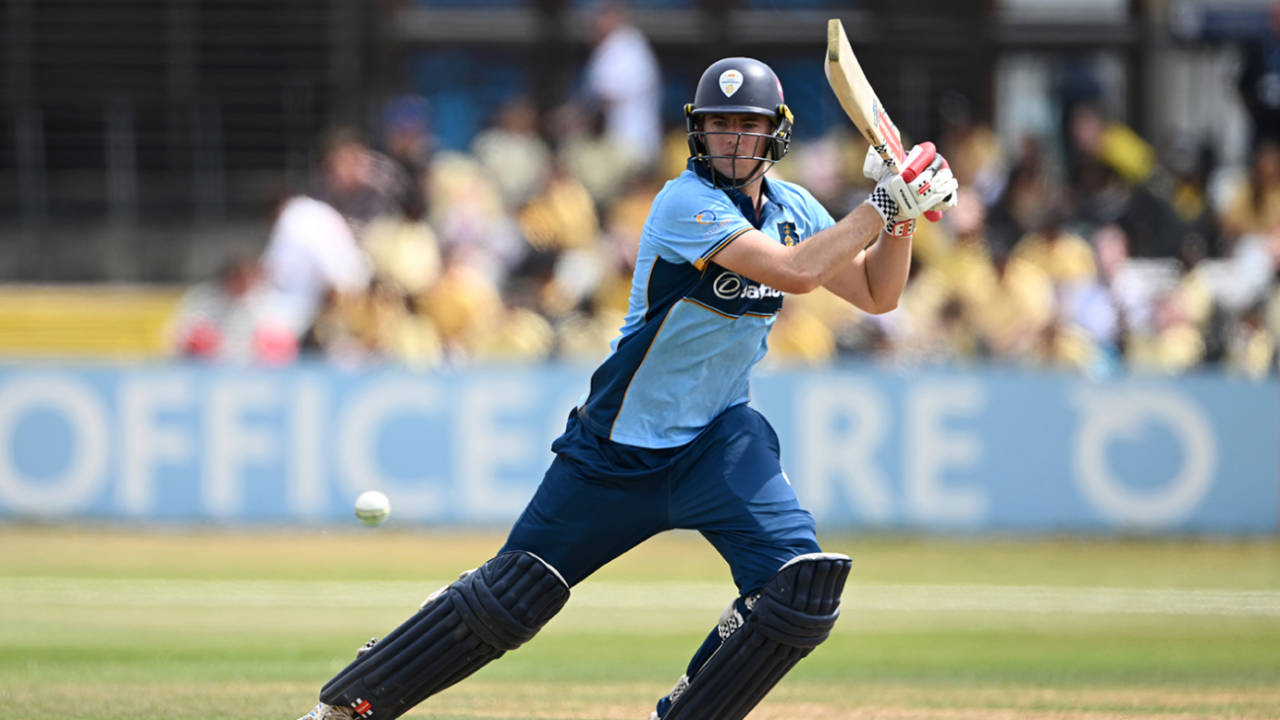 Martin Andersson Ki Century Ne Hampshire Ka Safar Kiya Khatam: Andrew Neal Ki Maun Tabahi Bhi Nahi Kaam Aayi