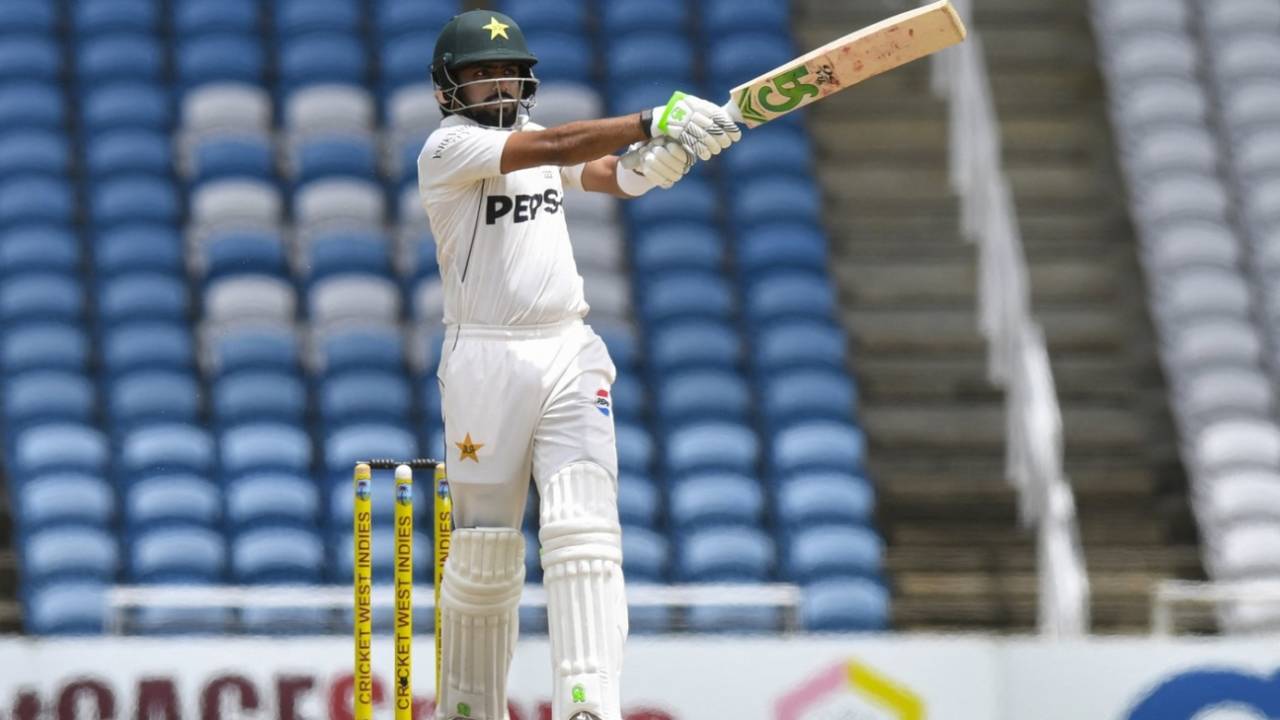 Babar Azam Chotil: Practice Match Mein Pakistan Captain Ka Drama Ya Real Injury? Headingley Test Se Pehle Tension Barkarar!