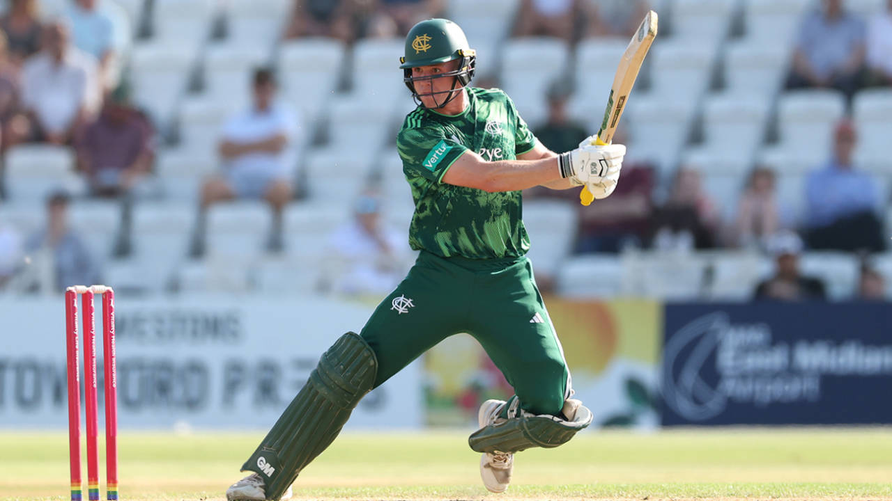 1 Run Par 3 Wickets Girne Ke Baad Nottinghamshire Ka Chamatkar: Jack Haynes Aur Kyle Verreynne Ne Yorkshire Ka Game Baja Diya