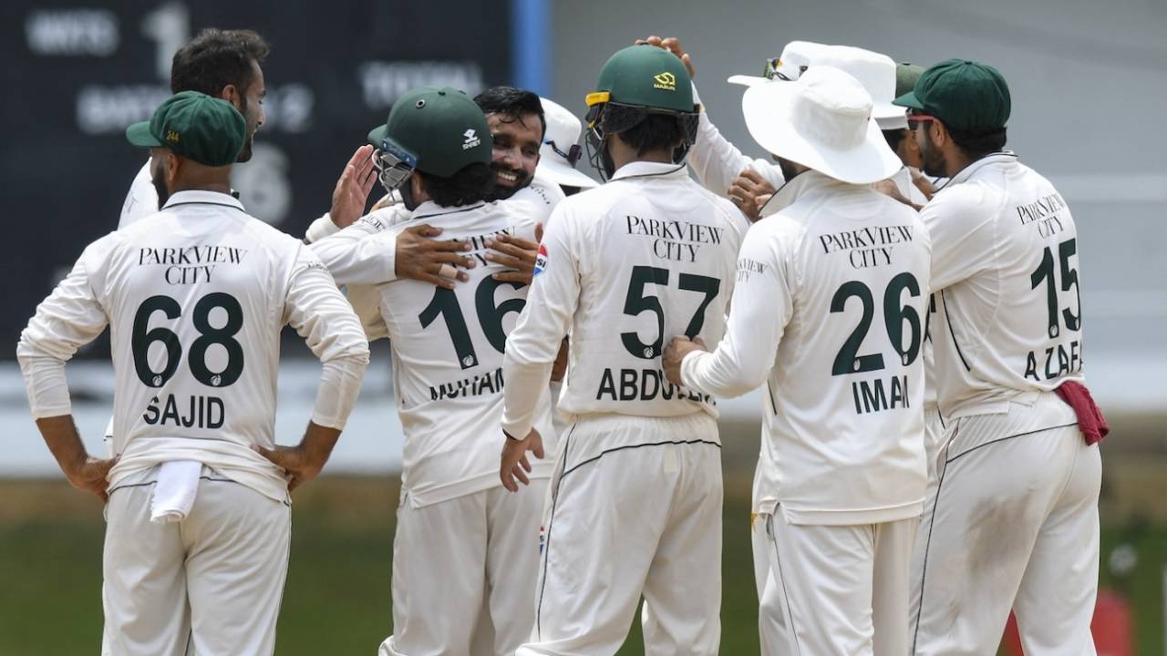 Pakistan Cricket Ka Patan: Azhar Ali Ne PCB Ke System Ki Dhajjiya Uda Di