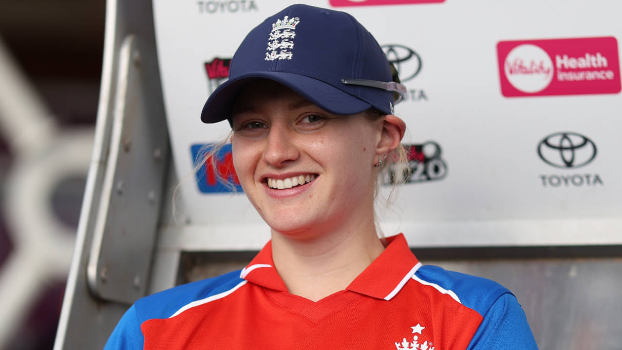 Nat Sciver-Brunt out of Ireland Series: Charlie Dean ko mili England ki Captaincy aur Young Blood ka Tadka