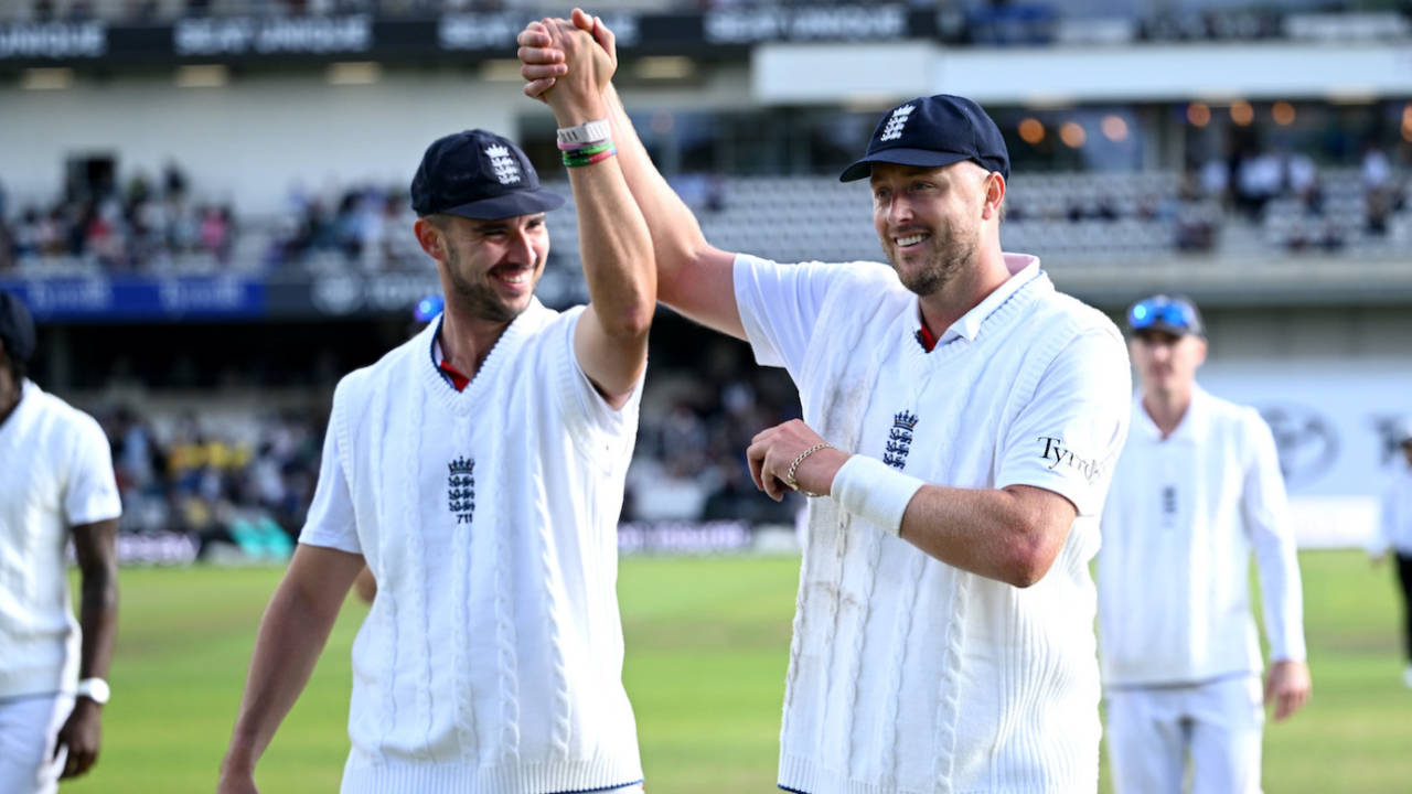 Robinson aur Tongue ka Toofaan: England ne Headingley Mein Pakistan ki 'Batti Gul' Kar Di!