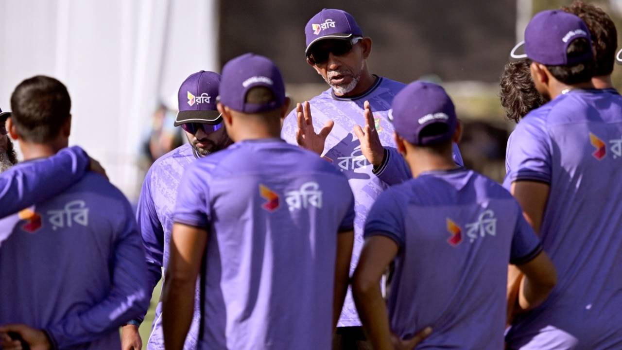 Bangladesh vs Australia 2nd Test: Phil Simmons ne di Tigers ko warning, bole Kangaroos palatwar ke liye taiyaar hain!