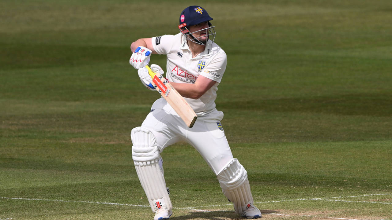 County Championship: Alex Lees ne Derby mein gaada khunta, Durham ne Baarish aur Tension ko di maat