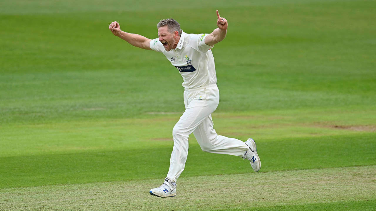 Glamorgan vs Leicestershire: Timm van der Gugten and Co. dominate as rain fails to save the Foxes!