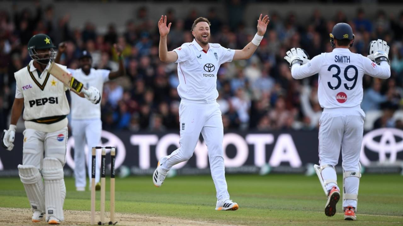 England vs Pakistan: Josh Tongue aur Ollie Robinson ne bajai Pakistan ki 'Green Band', 3 din mein innings defeat!