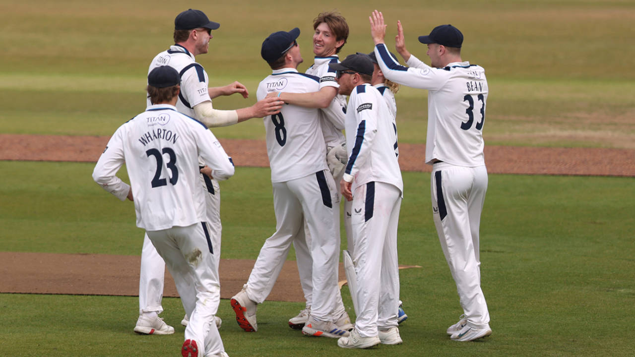 George Hill ka All-round Halla Bol: Yorkshire ne Hampshire ke liye khadi ki mushkilon ki deewar
